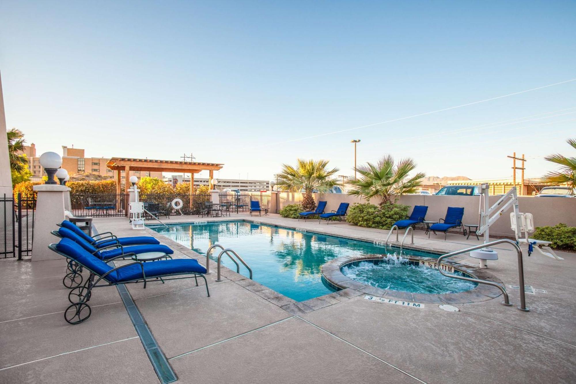 Hilton Garden Inn El Paso University Exterior photo