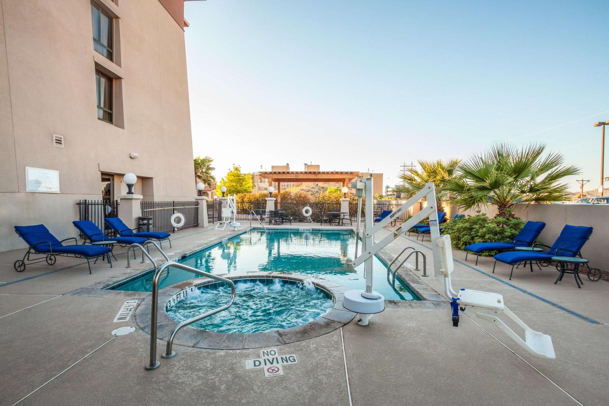 Hilton Garden Inn El Paso University Exterior photo